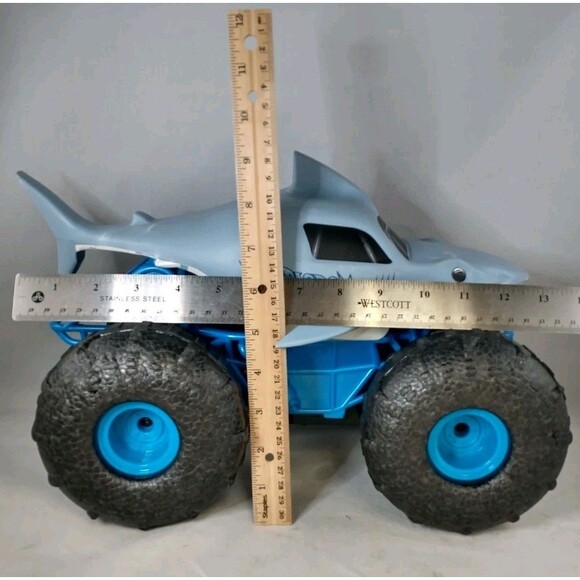 Monster Jam Megalodon Storm RC Monster Truck 16” No Remote Spin Master Terrain - Picture 13 of 16
